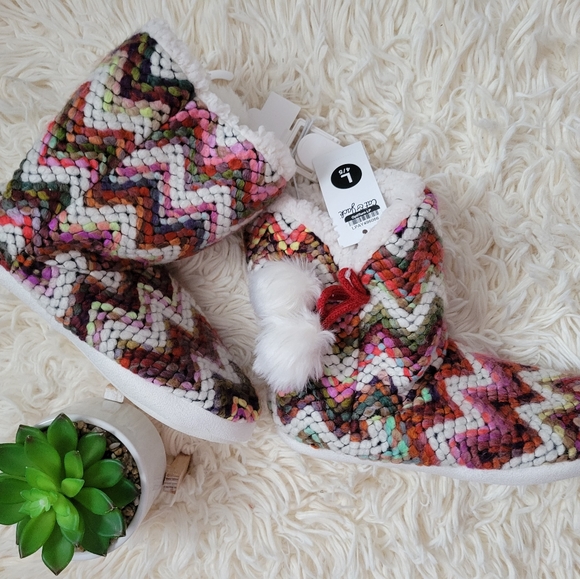 GIRLS BOOTIE SLIPPERS CAT & JACK SIZE L 4/5 - Picture 4 of 7